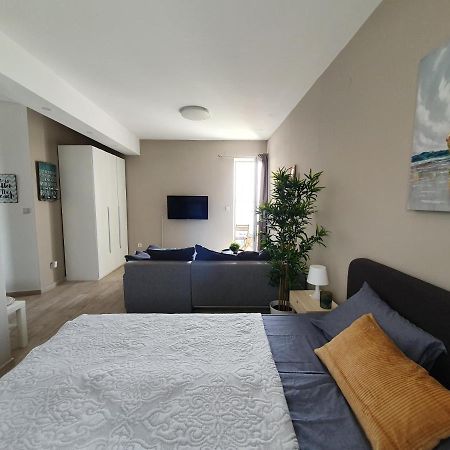 Apartment Danijela Новаля Екстер'єр фото