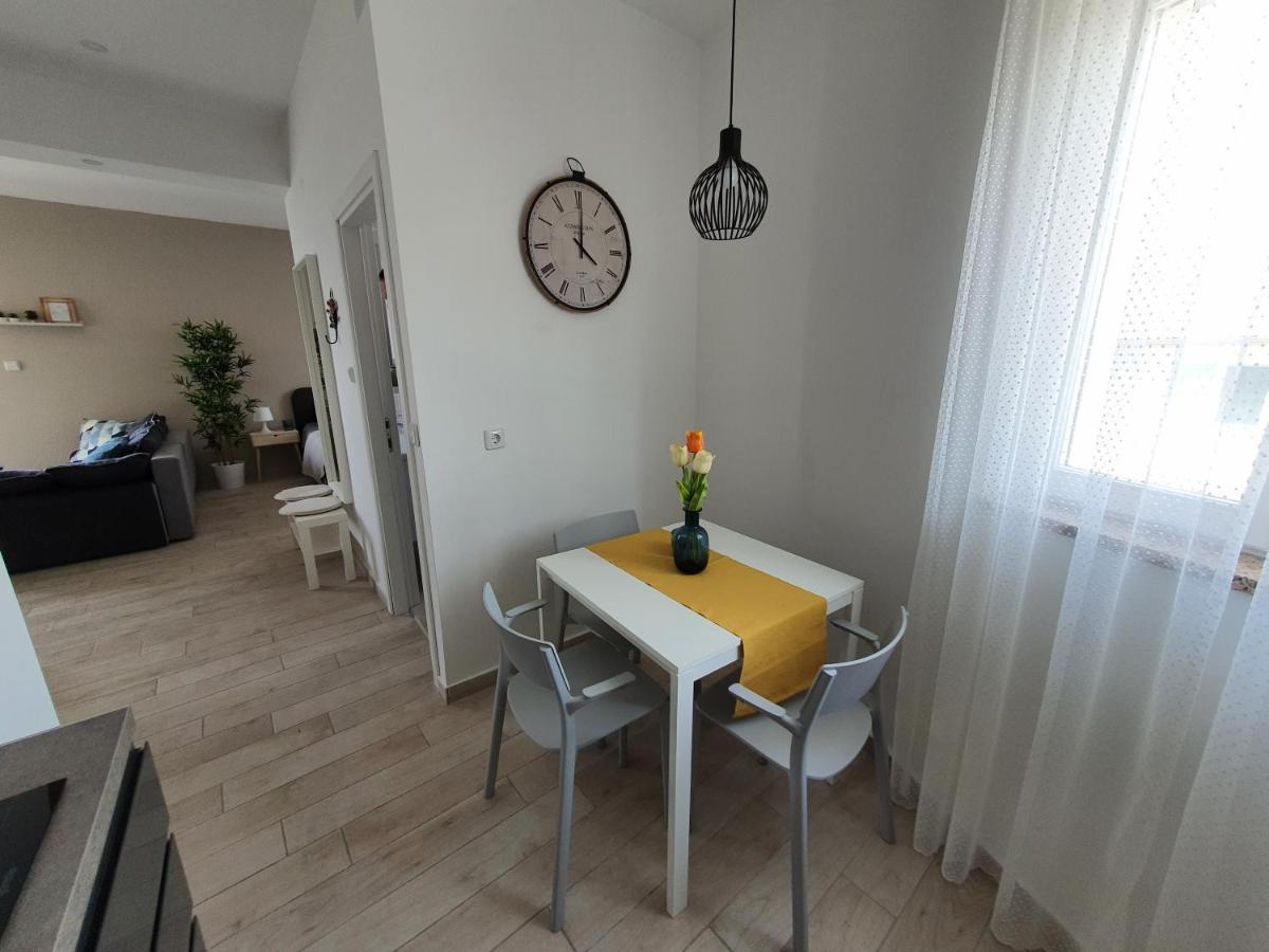 Apartment Danijela Новаля Екстер'єр фото